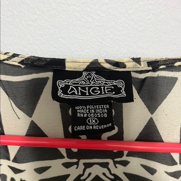 Angie Geometric Patterned Kimono with Fringe - Picture 4 of 6